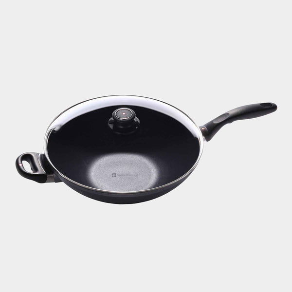HD Nonstick Wok with Glass Lid - Induction | Made in Switzerland