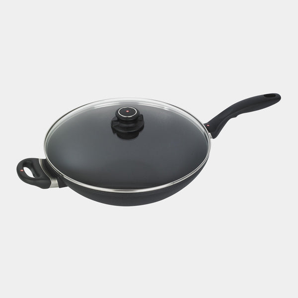 XD Nonstick Wok with Glass Lid - Induction | Made in Switzerland