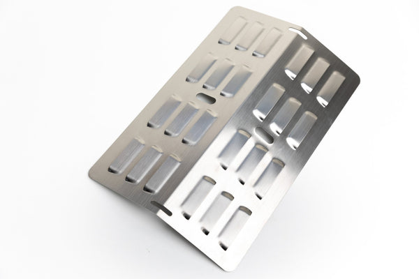 Slotted metal flame tamer heat deflector plate, rectangular with cutout bars