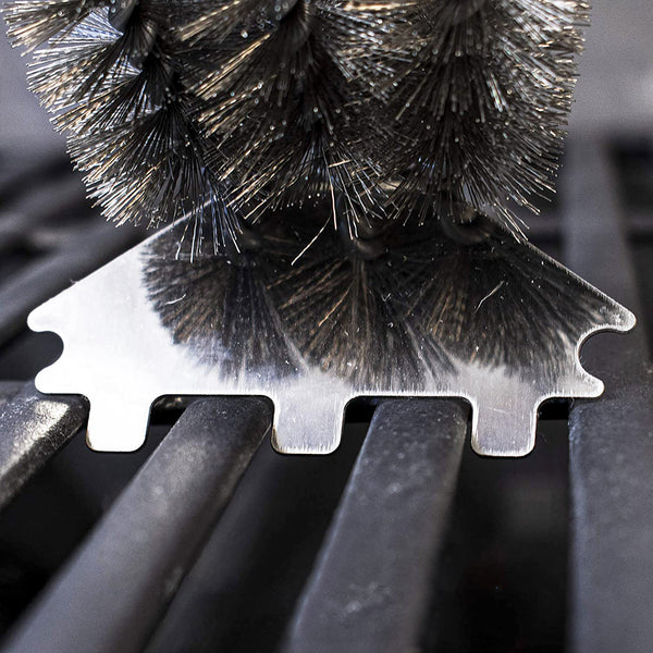 Grill brush head with metal bristles and scraper teeth for cleaning